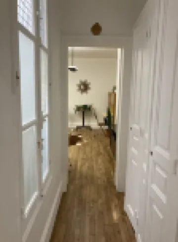 Magnificent apartment in the heart of Villa Médreville with garden and parking space