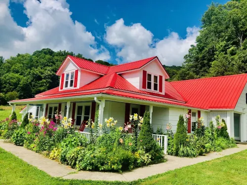 42 acres with Dramatic Mtn. Views...Close to Appalachian Trail