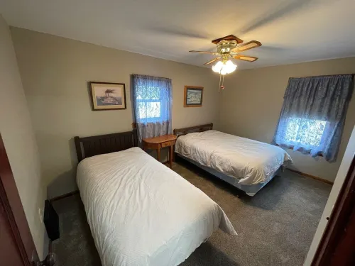 Large property close to the Mississippi River. Sleeps up to 12. Pet Friendly.