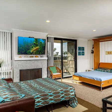 Newly renovated - Direct Ocean View - steps to Ocean