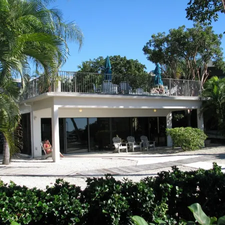 Beautiful Remodeled Condo 2B 1.5Ba