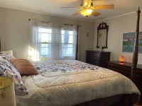 Spacious Four Season Lakeside Retreat