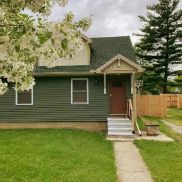 Avalon Guest Lodge 3102 House. 2 Baths, 2 Living Rooms. Sleeps 9