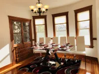 Boston Lodge and Suites - Homestays