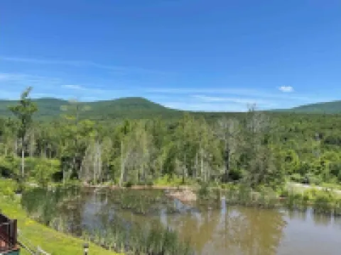 Hunter Mountain 2 Bedroom Condo - Steps to Ski Slopes!! ハンターのホテル