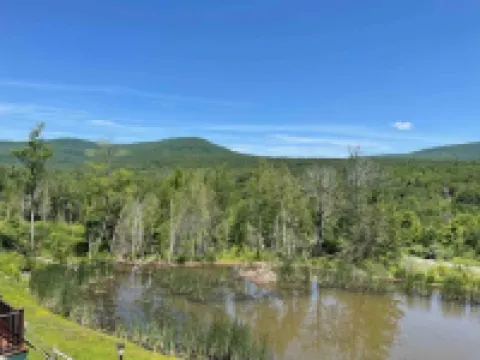 Hunter Mountain 2 Bedroom Condo - Steps to Ski Slopes!!