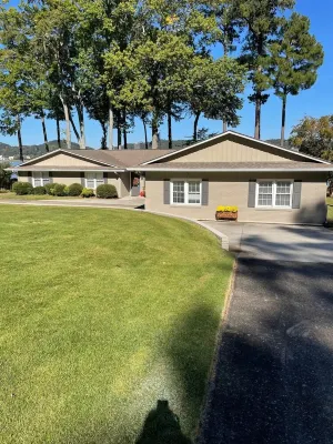 Lake Guntersville: 4Br 4ba House w Boat Parking, Nice Patio, Near Rocket City!