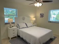 Large Full Duplex with Pool / Hot tub Pet Friendly  581- 591 10th Street