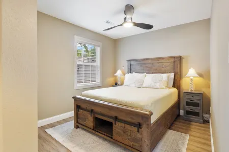 3 Bed, 2 Bath House located in Performance Boat Center's Cove, Mile Marker 21