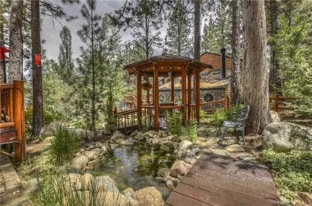 Elk Run Cabin w/jetted tub and covered parking