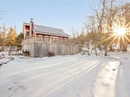 100 Yards to Slopes & Fred's : Firepit : Pets : 500 Mbps : Mt Views : Beech Barn