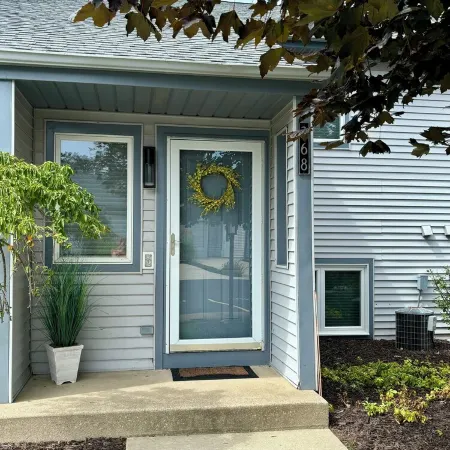 Open Layout Townhome Near All the Fun