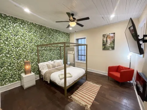 DOWNTOWN BOHEMIAN LOFT