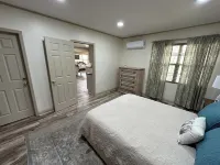 Charming 4-bedroom WATERFRONT house with AC and WiFi on Lake Marion