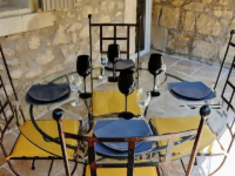 Au Mazet de Carmélina, an old building dating from 1850 in the heart of the Alpilles mountains Hotels in Paradou