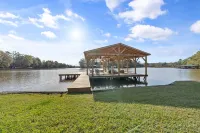 Sleeps 10, Igloo Guest House, 5 Kayaks, + More!