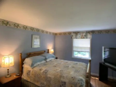 Guest Cottage on Country Estate