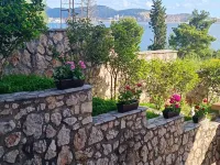 Family apartment with a sea view Hotels in 