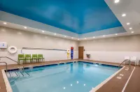 Hampton Inn Paramus - Pools