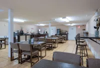 Travelodge by Wyndham Kamloops Mountview - Breakfast