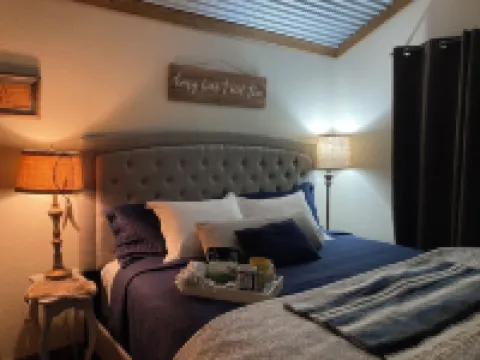 Sunrise Sunset Peaceful Country Cabin