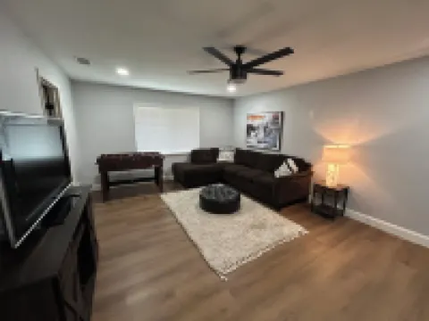 High-end Creek Retreat