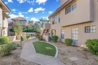 Scottsdale Oasis ~ Refreshing Pool and HotTub ~ King Bed ~ Pet-Friendly  호텔
