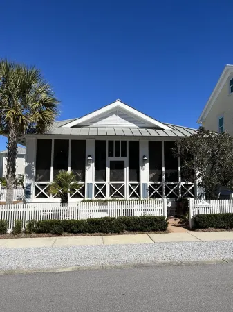 Summer Magic - NEWLY RENOVATED AND NEW FURNISHINGS!