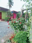 Pornpana Resort Chainat Hoteles cerca de Wat Chanthanaram