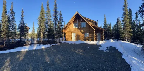 Gorgeous Lakeside Chalet