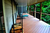 A Contemporary Mountain Retreat, a VRBO Bear Stay