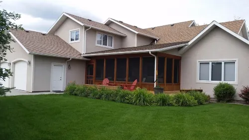 Country Elegance on 1.4 acres, subdivision common access to Yellowstone River