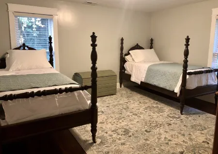 Restored 1800s Farmhouse in Beautiful Hocking Hills