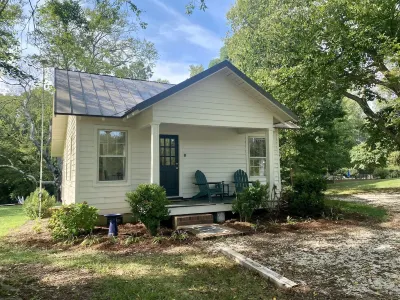 Cottage on Historic Property w/ Working Farm - Beautiful Pool & Fire Pit