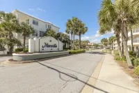 Gulf view!!!  2 Bedrooms & 2 Baths. Bonus includes 2 beach set ups🏝️.