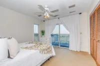 Spacious Home Close To Everything For Families and Vacationers. Hotels near Roper Mount Pleasant Hospital Chapel