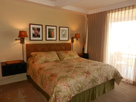 The Whaler 814, Black Rock, All 5 Stars