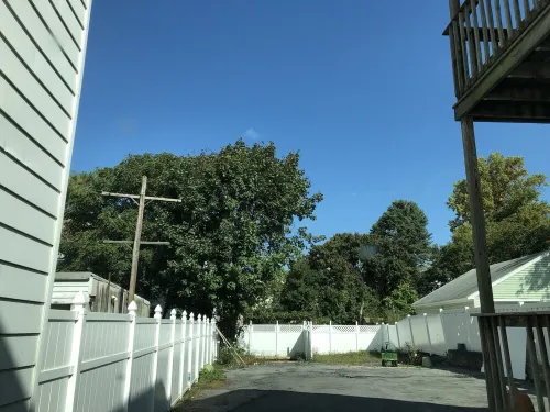 Cozy-Chic Urban Retreat - King bed, washer/dryer