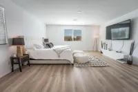 Cheerful 4 Bedroom Home w/ Indoor Fireplace Hotels in der Nähe von Las Vegas Motor Speedway