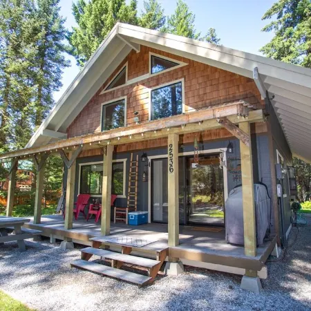 Black Bear Cabin central location to all Leavenworth's outdoor activities.