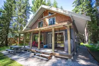 Black Bear Cabin central location to all Leavenworth's outdoor activities.