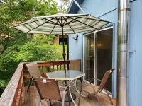 Primary Lake Front Estate on Lake Eden Hotels in Eden