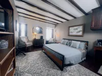 Kegel's Inn - Studio - Classic Apartment #3 Hotels near 1022 Pub & Grub