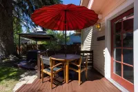 Historic Downtown │Walk Everywhere │Private Hot Tub │One Block to River