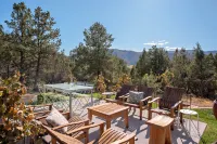 Exquisite Modern Home With Koi Pond, Hot Tub, Near Basalt & 25 Min to Aspen!