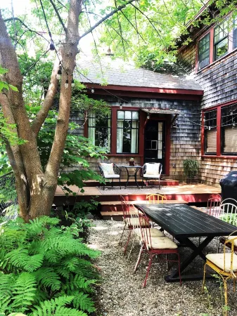 Spacious, Historical, Magical, Designer Home, Prime Walkable Village Location! Отели рядом с достопримечательностью «Библиотека Джесап Мемориал»