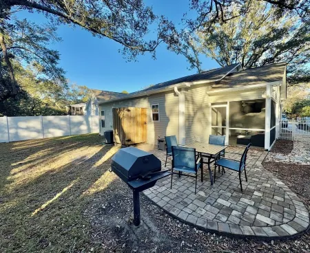 Casa Del Mar OKI - The Perfect Family & Pet Friendly Beach Home!