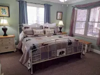 Riverside Relaxation Located Steps from Downtown & Overlooking the Chattahoochie