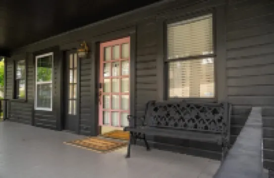 Cozy 1-bedroom with a beautiful backyard in awesome Orlando