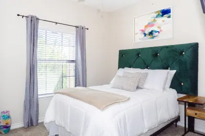 Spacious and centrally located Hotels near Dallas Baptist University